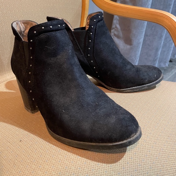 SOUL Naturalizer Suede Ankle Boots - Picture 2 of 3